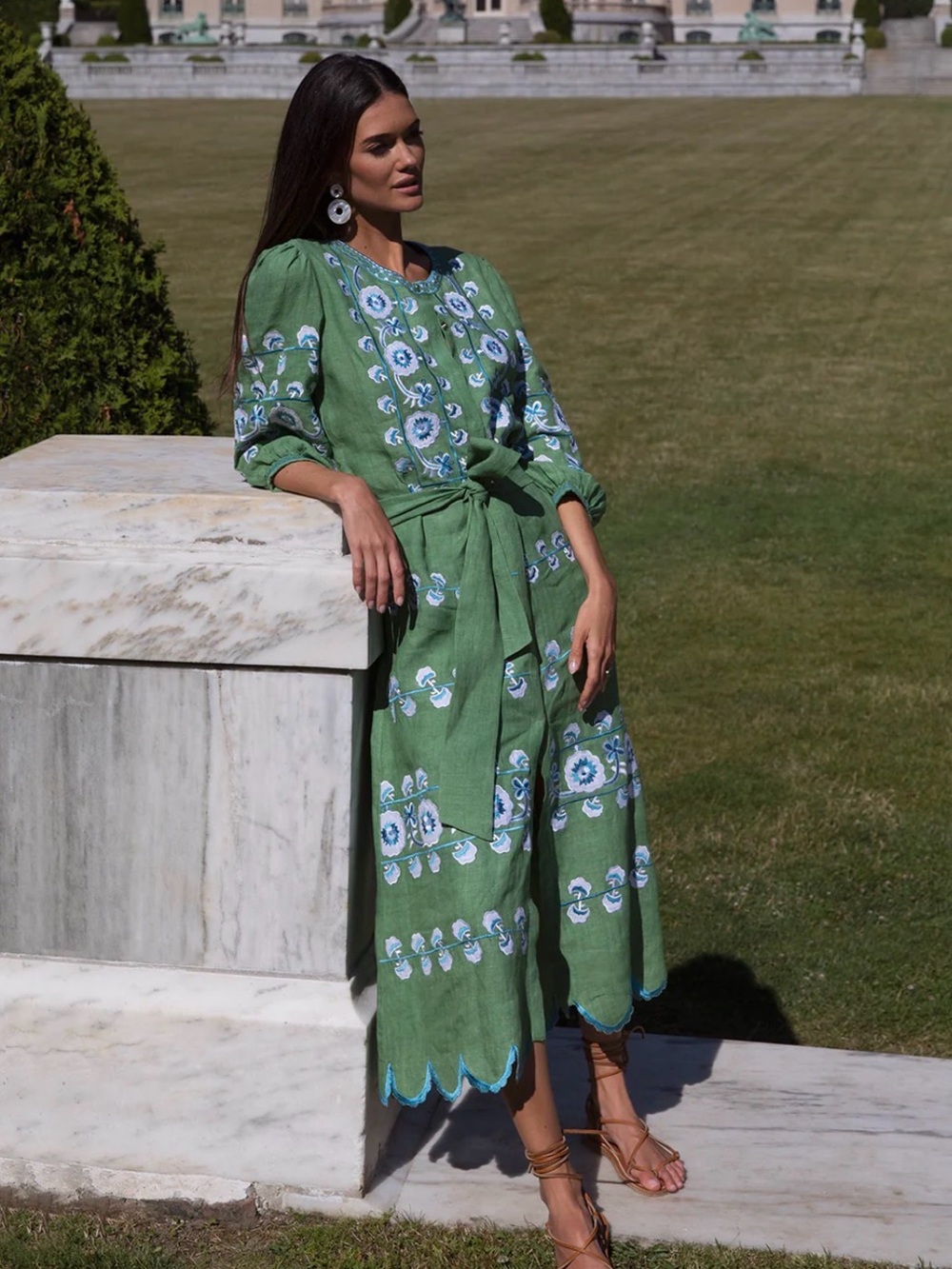 Lucia dress by ASHA emerald green linen with blue embroidery! Perfect dress! - Picture 4 of 9